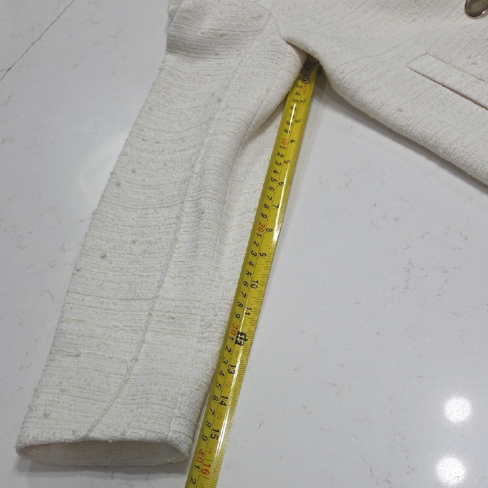 Zara Cream Textured Fabric Cropped Coat , With Shoulder Pads, Pre- Owned SzM - Picture 14 of 14